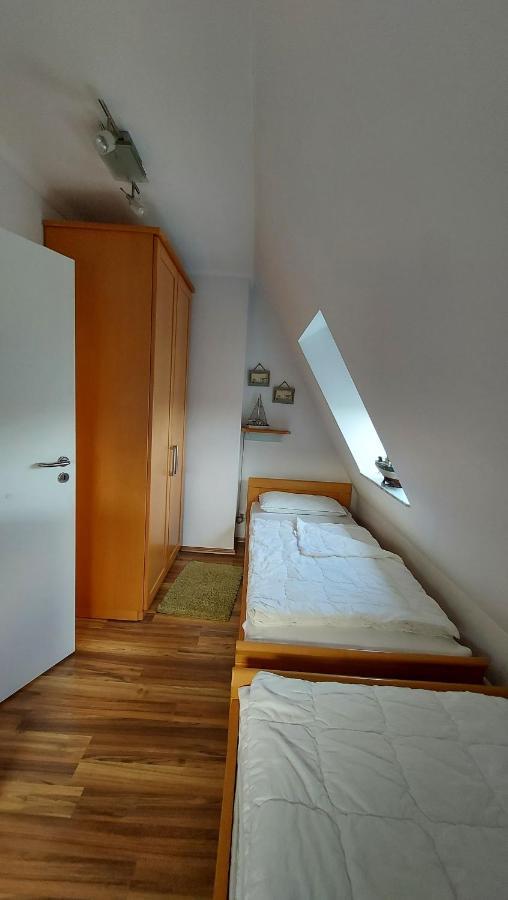 Ferienwohnung Hafenblick Wiek auf Ruegen Exterior photo